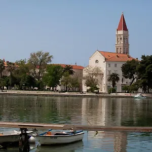 Apartment Svjetlana, Trogir